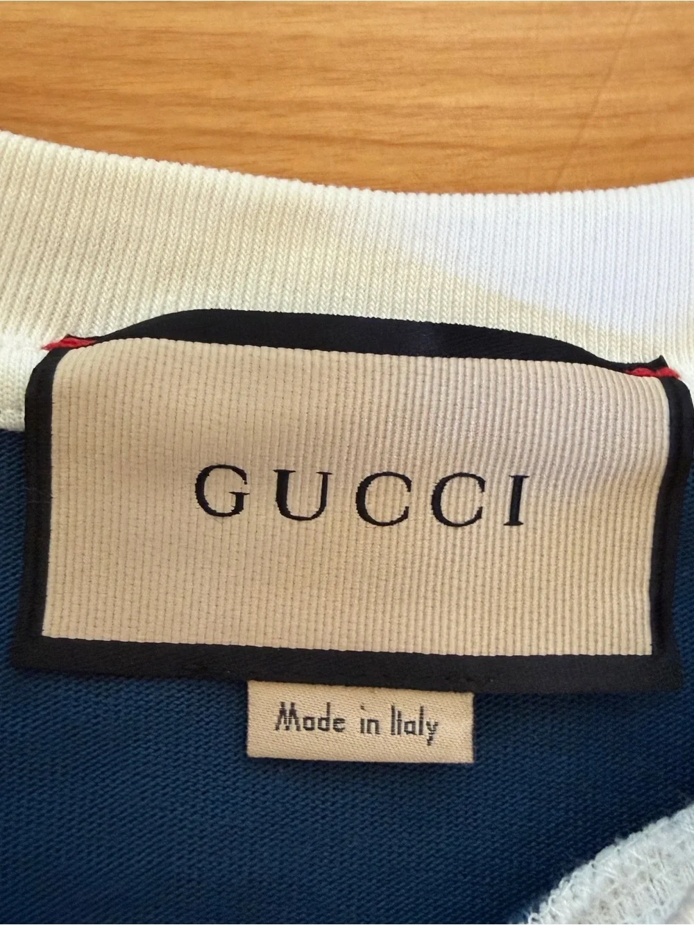 Gucci Men's Navy and White Raglan Logo T-Shirt size Medium